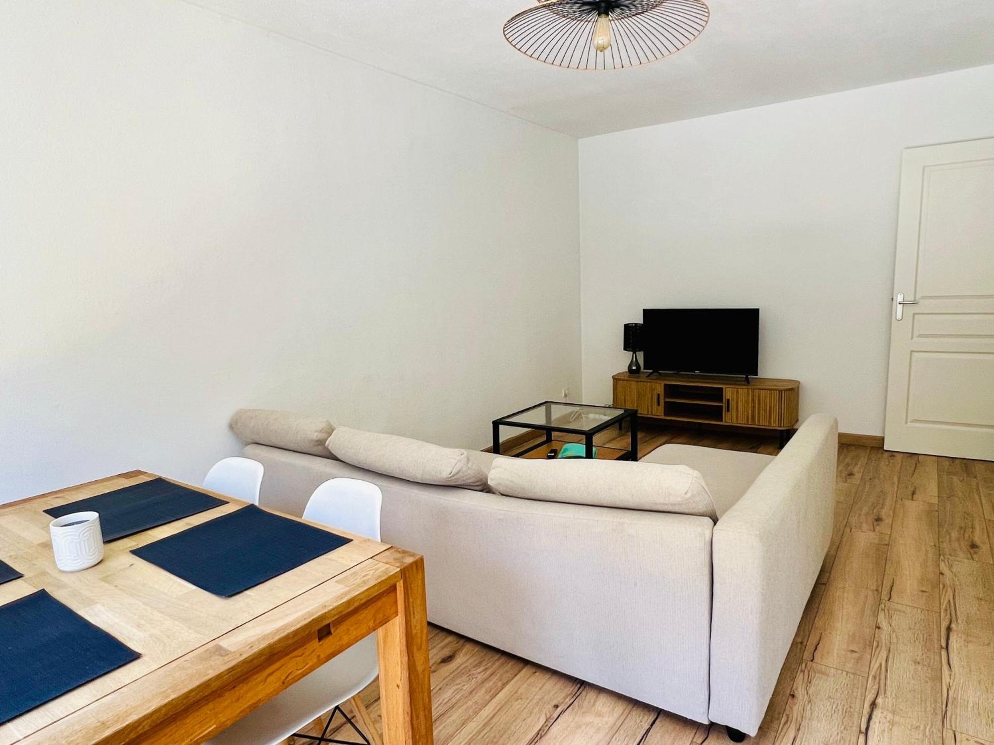 Magnificent Renovated Apartment, 2 Of 45 M2, Close Tothe Sea, Floor, Terrace Appartamento