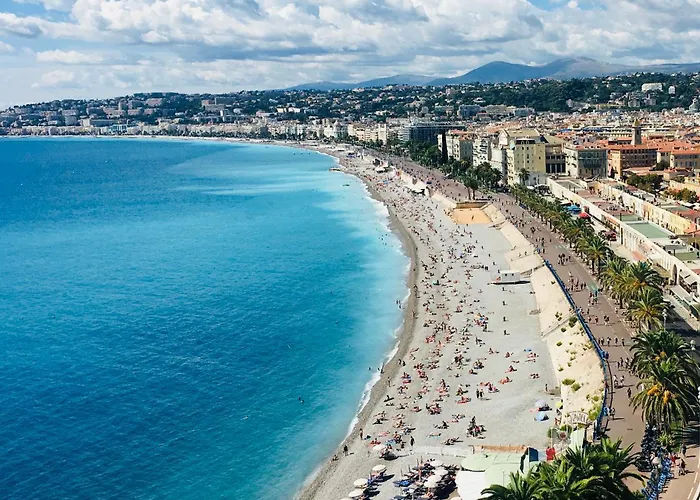 Magnificent Renovated Apartment, 2 Rooms Of 45 M2, Close Tothe Sea, Top Floor, Terrace